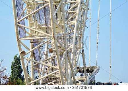 Warsaw, Poland. 8 September 2018. Construction Of The Second Metro Line. Cranes On The Warsaw Subway