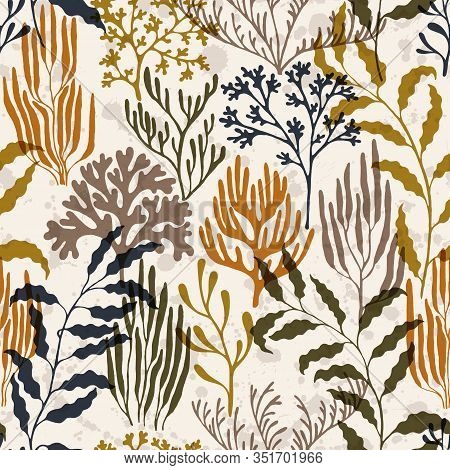 Coral Reef Seamless Pattern. Kelp Laminaria Seaweed Algae Background. Aquatic Plants Repeating Vecto