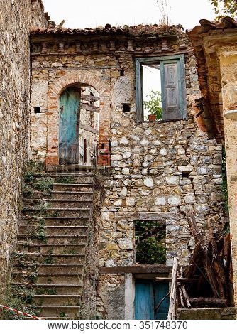 Roscigno Vecchio - Old Abandoned Village In Cilento, Campania, Italy