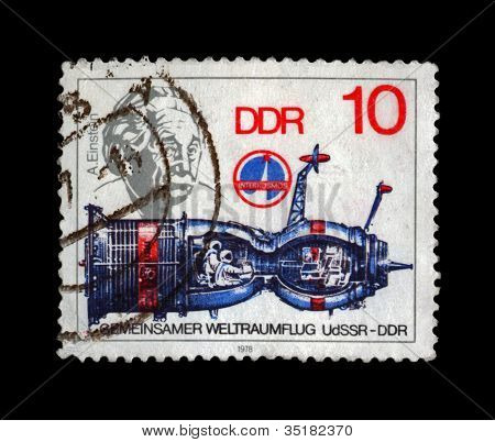 DDR (Tyskland)-Circa 1979: en Post stempel trykt i Tyskland viser rumskib og Albert Einstein