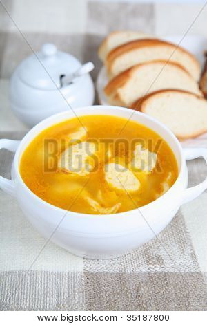 Suppe mit KnÃ¶del