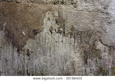 Gammel malet beton