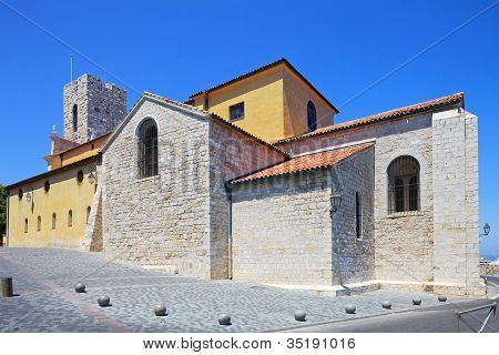 Antibes domkirke vest udsigt. Franske Riviera Azure kyst, Provence, Frankrig