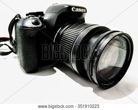 Utter Pardesh , India - Canon Camera , A Picture Of Canon Camera In Noida 21 Feb 2020