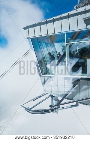 Punta Helbronner Cableway Station Immersed The Clouds