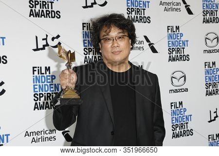 LOS ANGELES - FEB 8:  Bong Joon-Ho at the 2020 Film Independent Spirit Awards at the Beach on February 8, 2020 in Santa Monica, CA