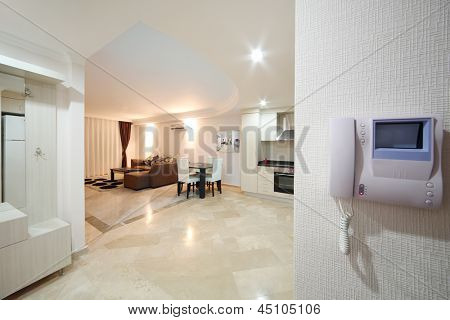 ALANYA - 4 luglio: Corridoio in complesso residenziale di mia residenza Marine in Alanya, in Turchia, il 4 luglio, 20