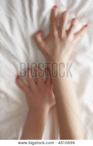 으로 손