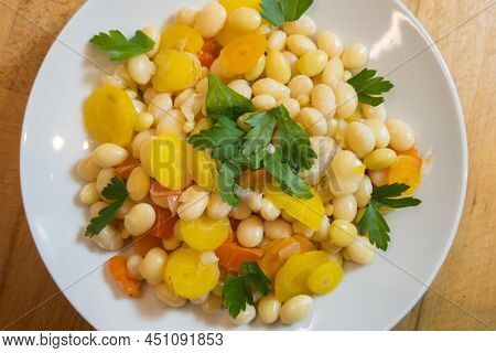 Coco de Paimpol beans in the white plate