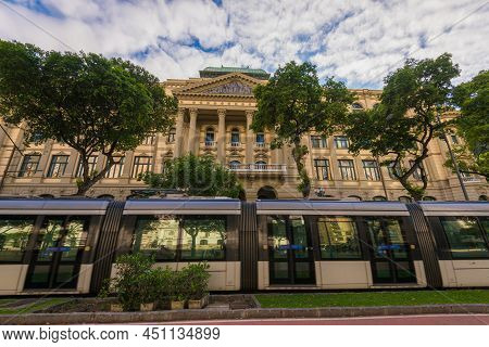 Rio De Janeiro, Brazil - October 26, 2021: Vlt Passenger Tram Passing In Front Of The National Libra