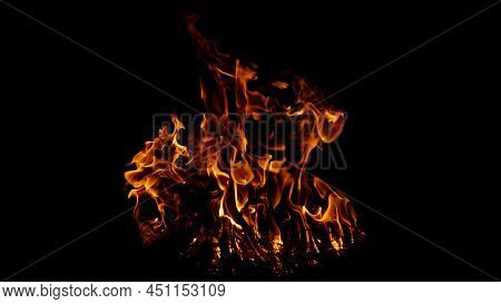Haystack Fires At Night In Arid Areas The Ash Erupted And The Wind Was Very Dangerous. Ashes Red As 