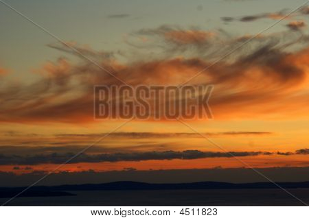 Syksy auringonlasku