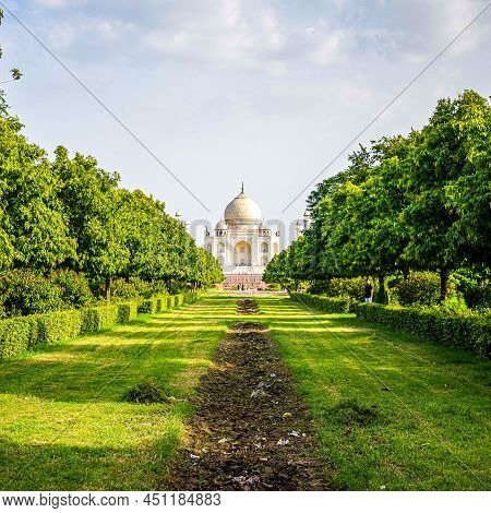 Taj Mahal One Of The Wonder Of The World View From Mehtab Bagh Garden Side, Taj Mahal, Agra, Uttar P