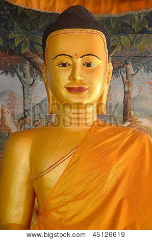 Buddha staty i Angkor Wat templet