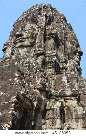 Il Bayon è un ben noto tempio Khmer