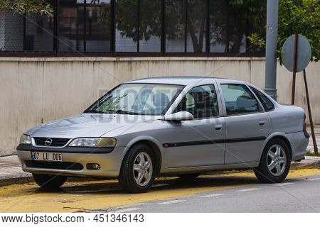 Side; Turkey - March 04 2022:  Silver Opel Vectra  Parked On The Street On A Warm  Day