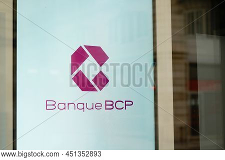 Bordeaux , Aquitaine  France - 03 12 2022 : Bcp Banque De Commerce Et De Placements Text Sign And Lo