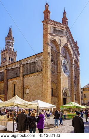 Crema, Italy - February 27, 2022: Carnival Market Scene In The Cathedral (duomo) Square, With Locals