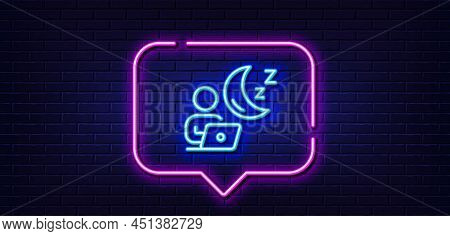 Neon Light Speech Bubble. Night Shift Line Icon. Online Insomnia Sign. Dream Office Symbol. Neon Lig