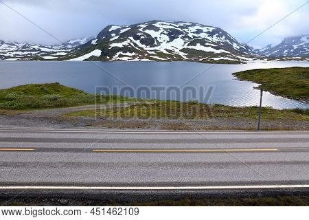 Road In Norway Mountains. Haukeli Mountains In Vestfold Og Telemark Region.