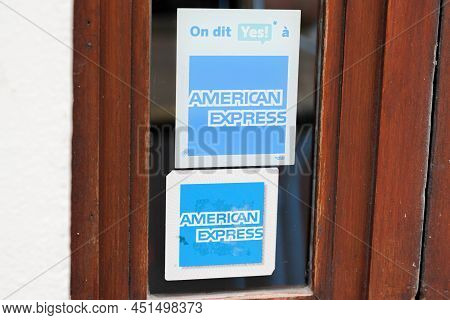 Bordeaux , Aquitaine  France - 03 12 2022 : American Express Logo Brand And Text Sign On Entrance Sh