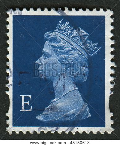 UK-CIRCA 2002:A carimbo imprimido no Reino Unido mostra imagem de Elizabeth II é a monarca constitucional de 16 