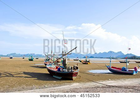 Barco na praia