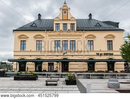 Sundsvall, Vastnorrland County - 08 02 2019: Square And Facade Of The Chain Called The No 1 Sportsba