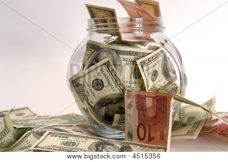 Peníze Jar