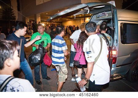 Police Tries To Calm Down Demonstrants - Vendors Of Patpong Night Market