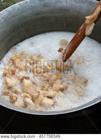 Frying Pork Greaves Cvarci From Pig Fat, Traditional Way