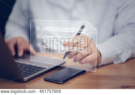 Online Business Contract Electronic Signature, E-signing, Digital Document Management, Paperless Off