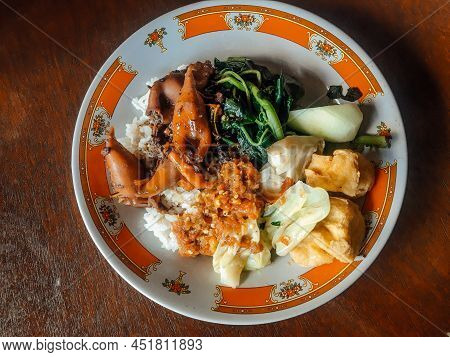 Nasi Tempong Or Sego Tempong, Traditional Spicy Culinary Food Of Banyuwangi, East Java, Indonesia.