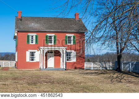 Gettysburg, Pennsylvania, Usa February 10, 2022 The Sherfy Farm House In The Gettysburg National Mil