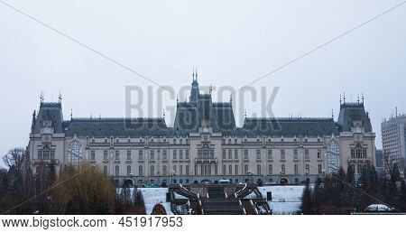 Iasi, Romania - Murch, 2022 : Landscape With Central Square With Cultural Palace In Iasi,  Romania
