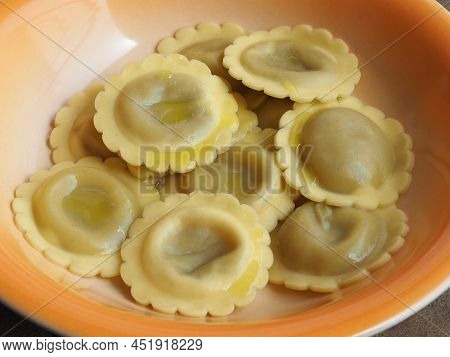 Ravioli Agnolotti Pasta Food
