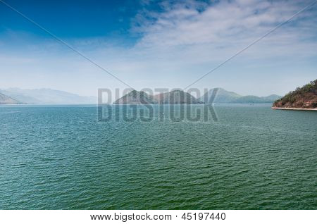 Dam Srinakarin, Tailândia