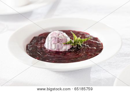 ice cream with sauce