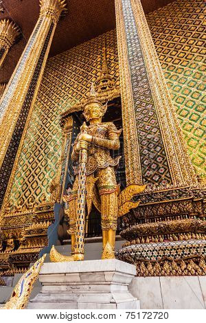 Phra Mondop Guardian