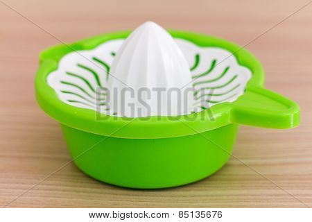Lemon juicer. lemon squezzer.
