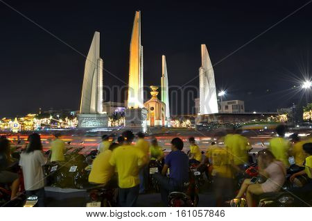 BANGKOK - december 5 :thai people and thai militaly come to ratchadamnoen road for celebrate father's day (king rama9 day) on december 5, 2014 in Bangkok, Thailand.