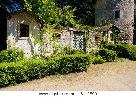 dziedziniec zamku Cinq-Mars-la kupie, Indre-et-Loire, centrum, Francja