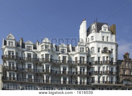 Edificio blanco