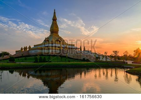 Chedi Maha Mongkol Bua.