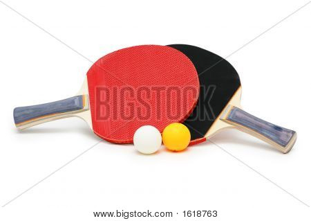 Due racchette da Tennis e palle isolate On White
