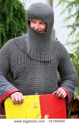 SOCHACZEW, POLEN. 2 Maj, 2008. Militärhistoriska klubben Czarna Drakonia från Sochaczew. Historiska les