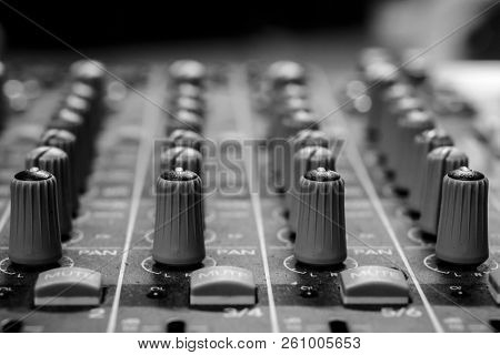 Professional Audio Pan And Aux Dials