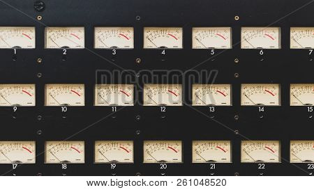 Display Of An Analog Amplifier With Vu Meter