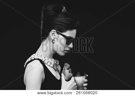 Beautiful Young Woman In Retro Style With Croissant