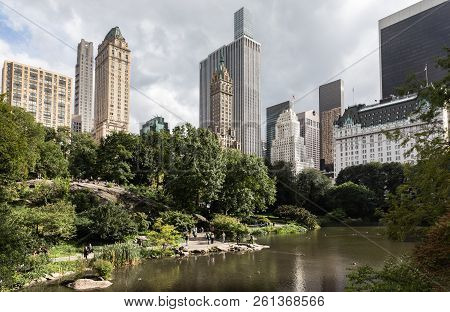 New York, Usa - Sep 24, 2018: Pond In The Central Park In Nyc. Central Park And Manhattan Skyline. M